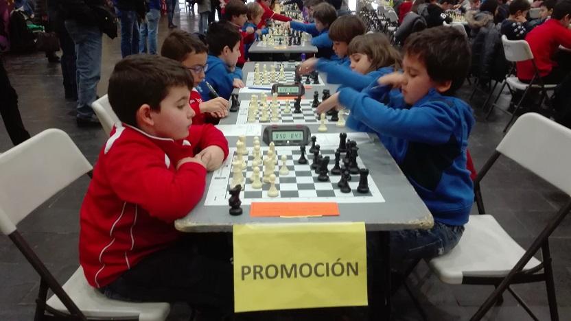 Torneo de Promoción de Ajedrez, primeras mesas, deporte base.